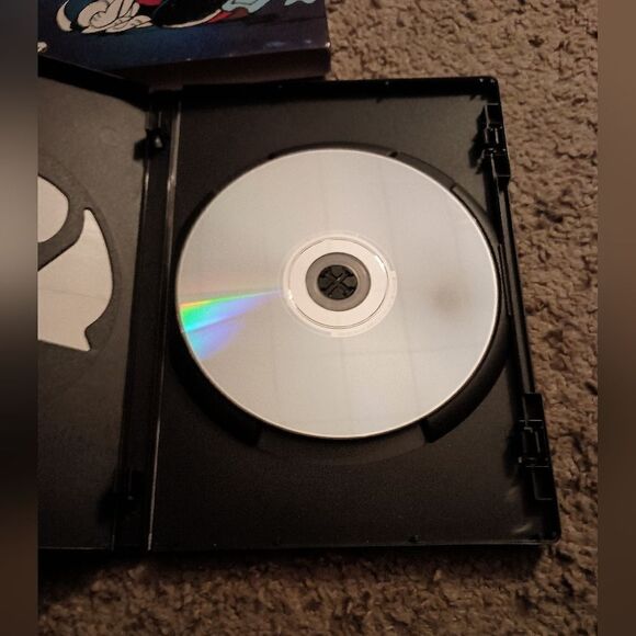 Peanuts Charlie Brown - Happiness Is A Warm Blanket DVD PRE-OWNED - Picture 3 of 4